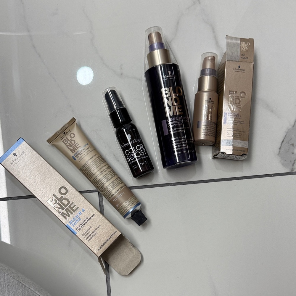 BlondMe Hair Care Bundle - Schwarzkopf Blonde Hair Care